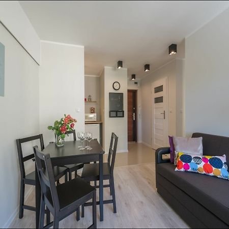 P&O Serviced Apartments Anielewicza Warszawa Exteriör bild
