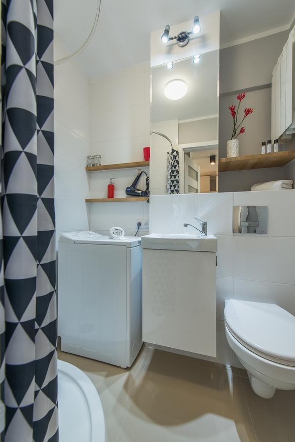 P&O Serviced Apartments Anielewicza Warszawa Exteriör bild